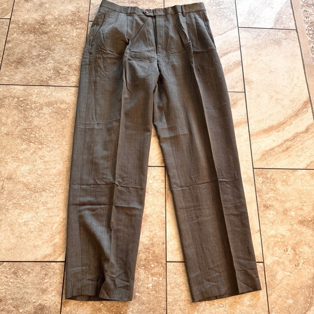 Hart Schaffner and Marx Comfort Plus suit pants Vintage Pleated style quality